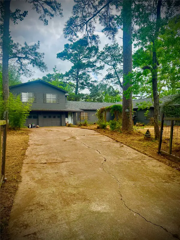 1556 County Road 2042, Hull, TX 77564