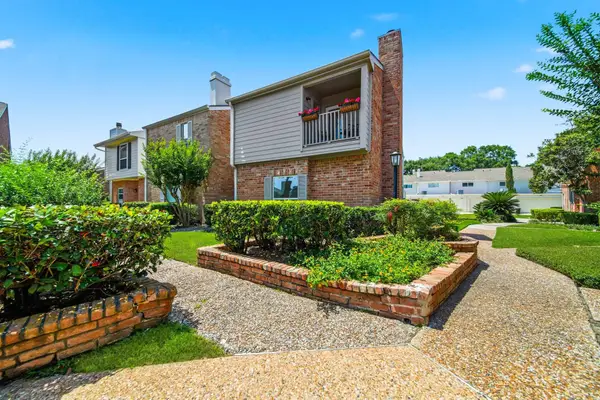 5956 Woodway Place Court, Houston, TX 77057