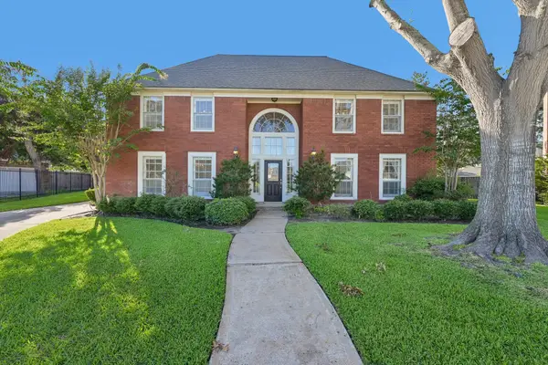 15 Sterling Street, Sugar Land, TX 77479