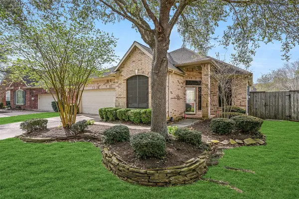 1448 N Riviera Circle, Pearland, TX 77581