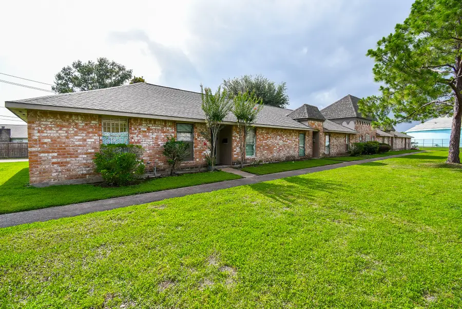 12469 Sharpview Drive #2469, Houston, TX 77072 - Image #3
