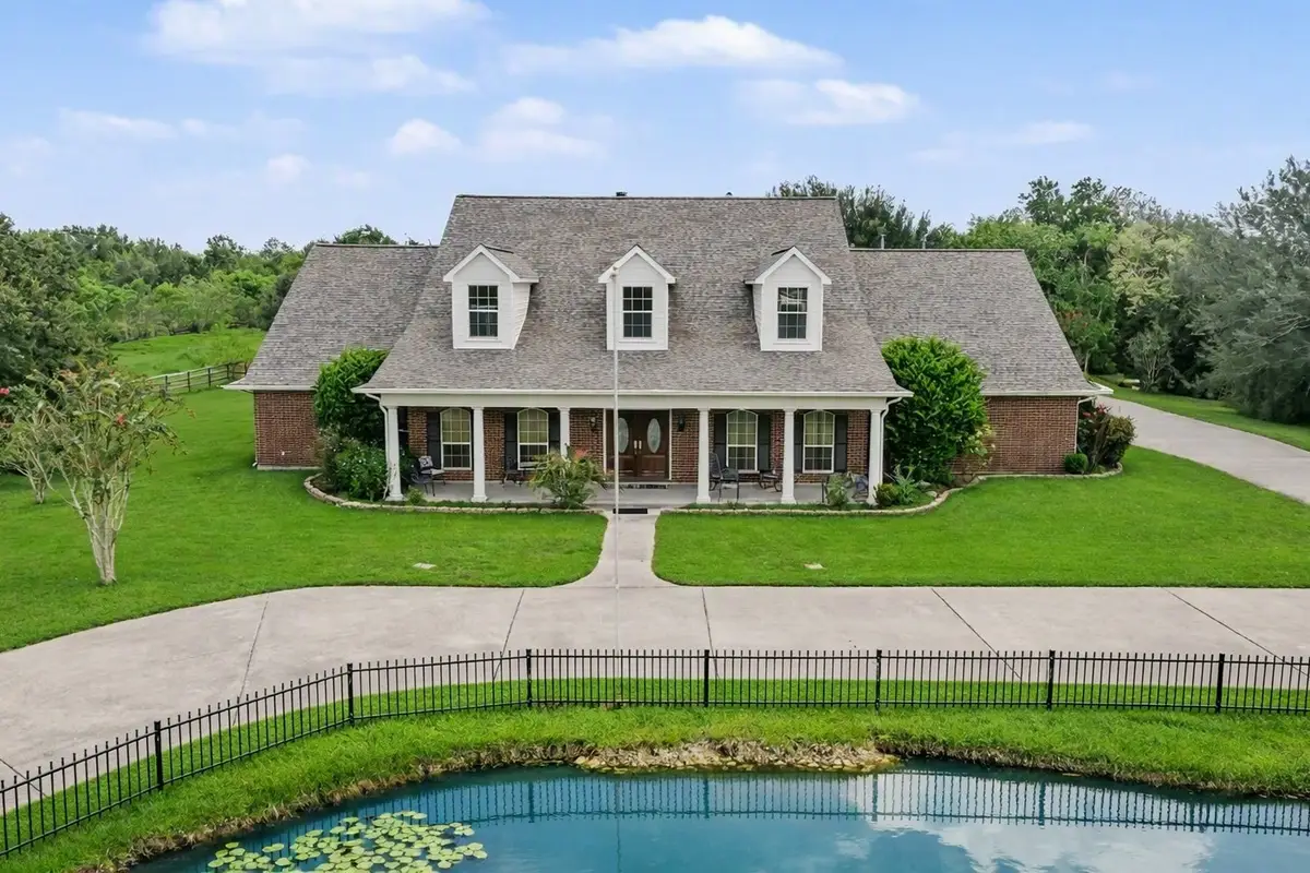 2275 Washington Avenue, Alvin, TX 77511 - #1
