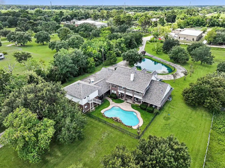 2275 Washington Avenue, Alvin, TX 77511 - #2