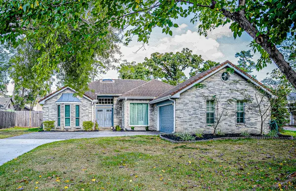 18518 Ella Boulevard, Spring, TX 77388