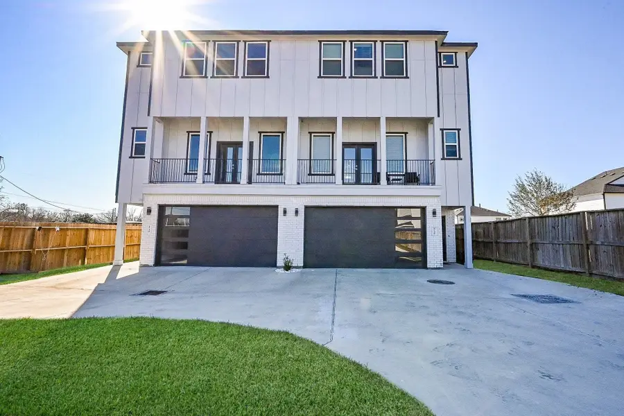 4748 Mallow Street E, Houston, TX 77033 - #2
