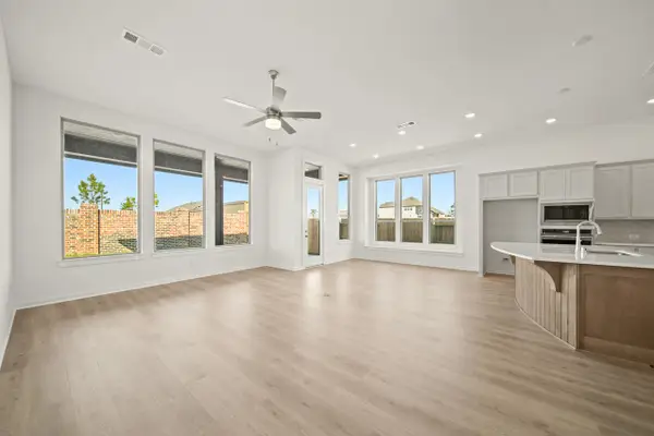 21242 Natalia Grove, Magnolia, TX 77355