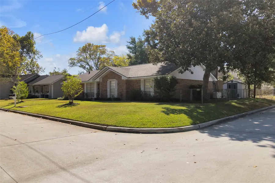 613 N Avenue F, Humble, TX 77338 - #3