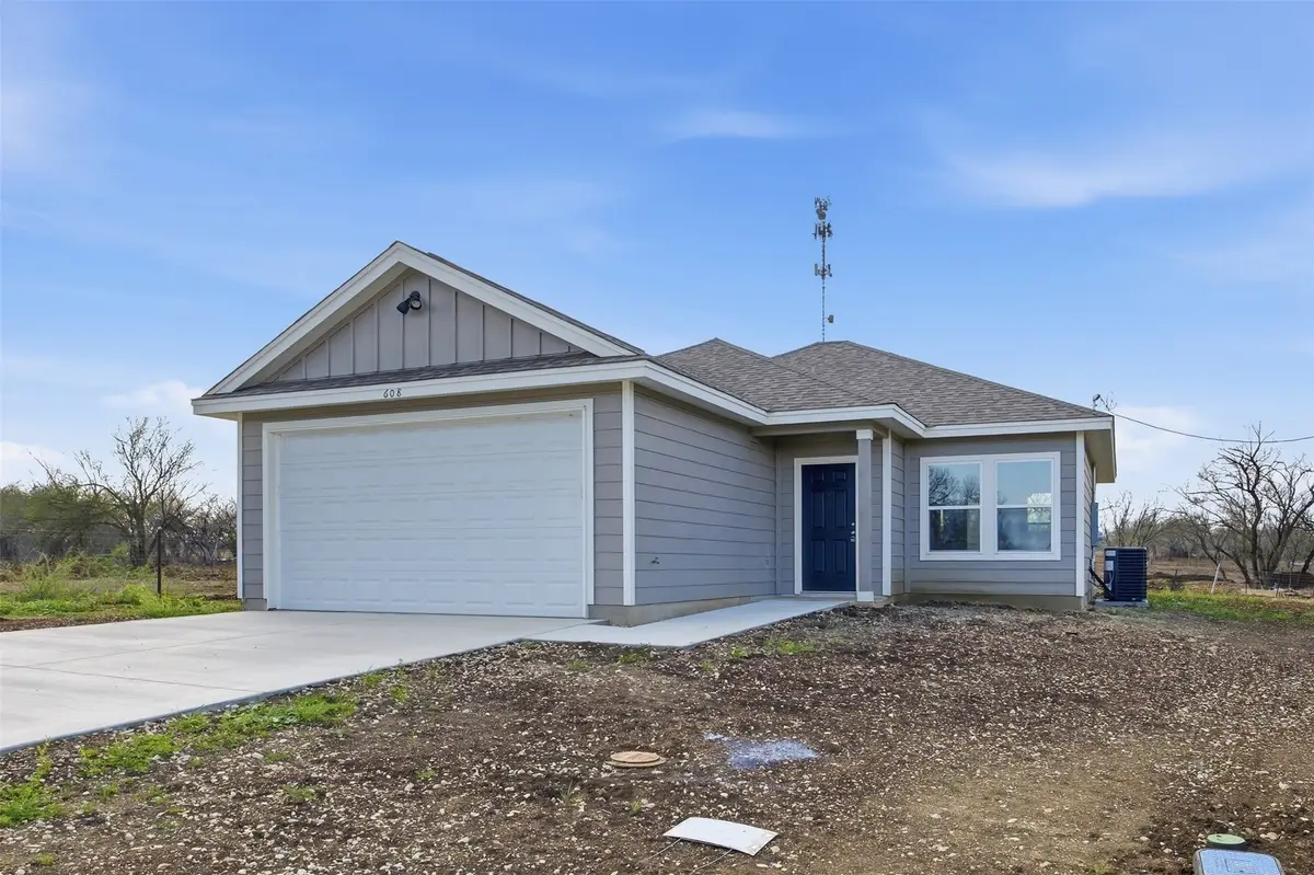 608 Mustang Circle, Nixon, TX 78140 - #1