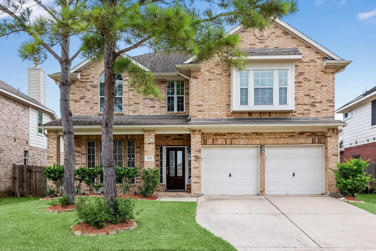 2109 Drake Falls Drive, Pearland, TX 77584 - Image #1