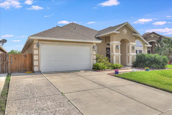7522 S Lake Drive, Corpus Christi, TX 78414