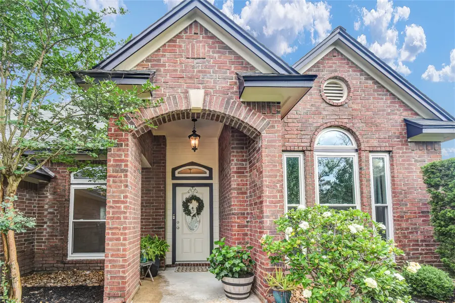 123 Jamestown Avenue, Clute, TX 77531 - #2
