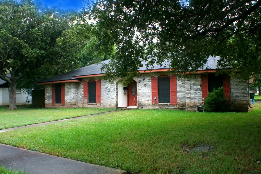 705 Sycamore Street S, Lake Jackson, TX 77566 - #2