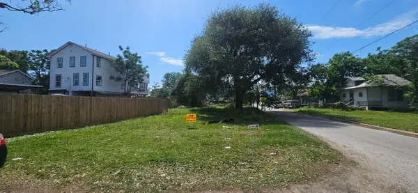 1401 34th Street, Galveston, TX 77550