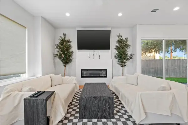 5203 Texas Street, Houston, TX 77011