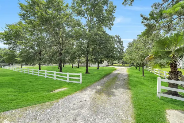 8426 Hoda Drive, Conroe, TX 77303