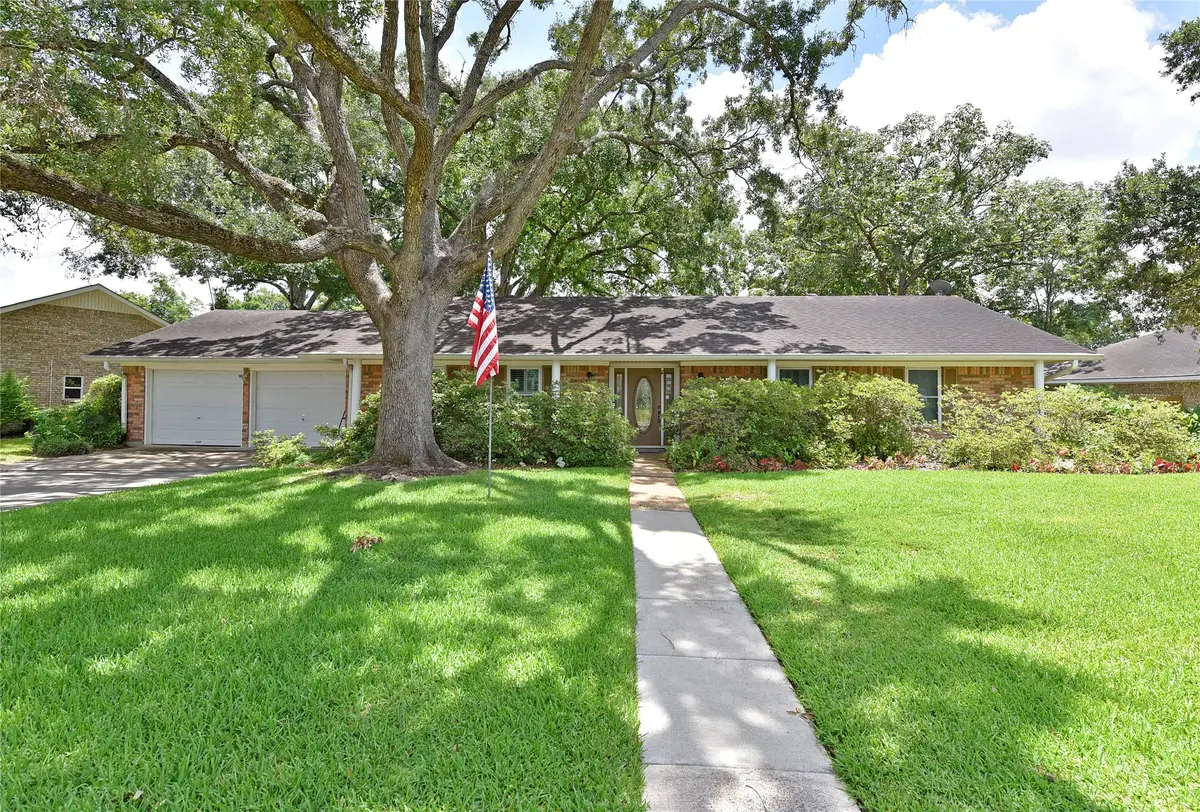 1901 Laurel Oaks Drive, Richmond, TX 77469 - #1
