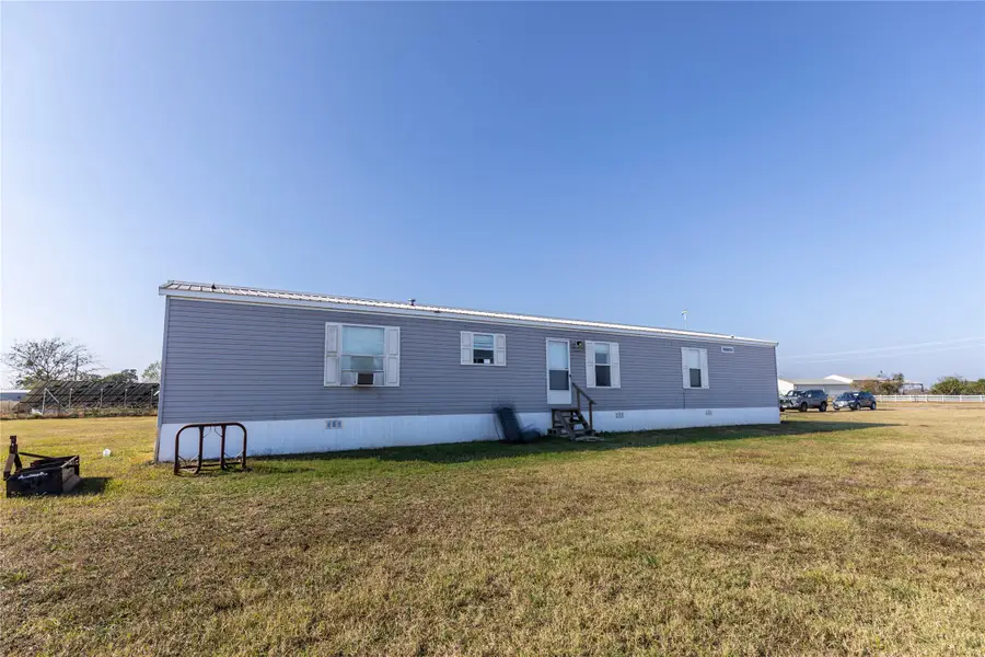 2752 Remmert Road, Bellville, TX 77418 - Image #2