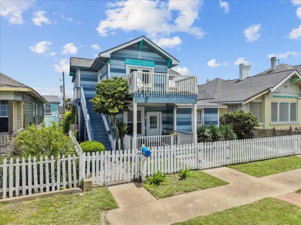 1310 Avenue N 1/2, Galveston, TX 77550