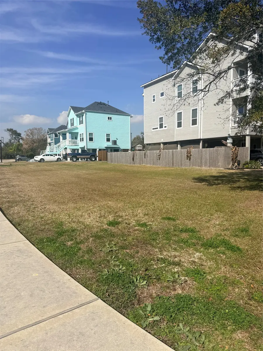 1329 N Meyer Avenue, Seabrook, TX 77586 - Image #3