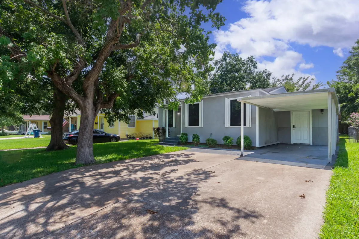 911 N 14th Avenue N, Texas City, TX 77590 - Image #1