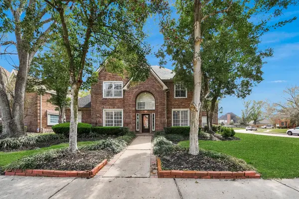 2015 Pecan Trail Drive, Richmond, TX 77406