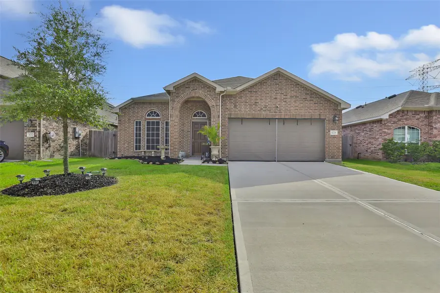 8026 Brooks Crossing Drive, Baytown, TX 77521 - #2