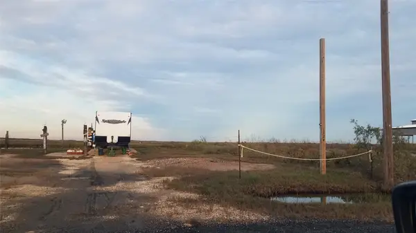 1174 N Tuna Drive, Crystal Beach, TX 77650