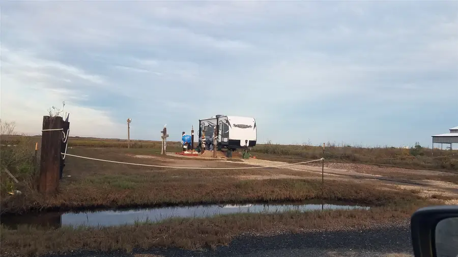 1174 N Tuna Drive, Crystal Beach, TX 77650 - Image #2