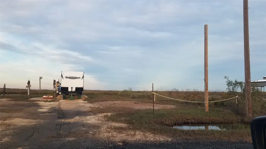 1174 N Tuna Drive, Crystal Beach, TX 77650 - Image #3