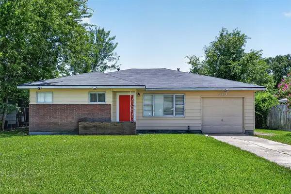 313 Greenbriar Drive, Baytown, TX 77520