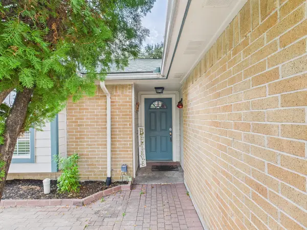 16207 N Meadow Drive, Houston, TX 77073