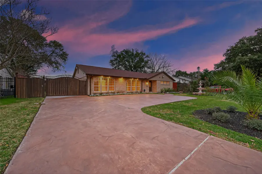 5422 Willowbend Boulevard, Houston, TX 77096 - Image #3