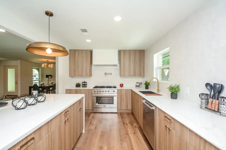 6214 Yarwell Drive, Houston, TX 77096 - #2