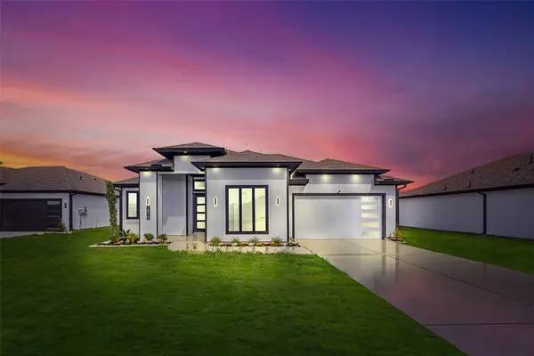 1515 Waco St, Dayton, TX 77535