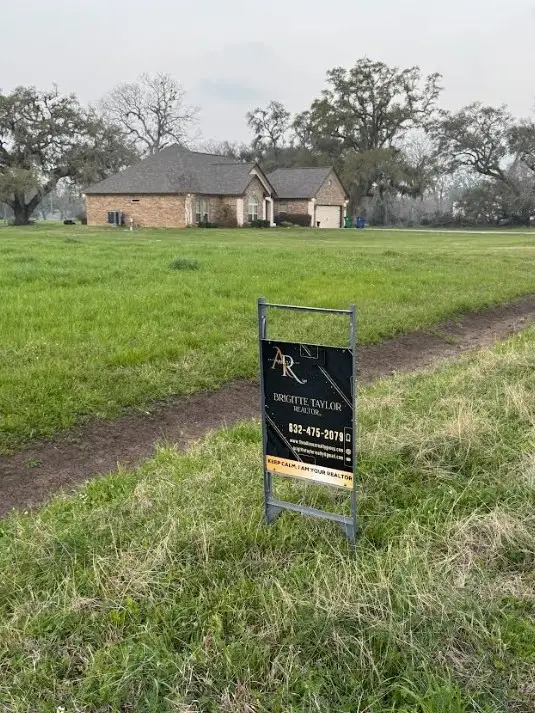 167 Horse Shoe Trail, Angleton, TX 77515 - Image #1