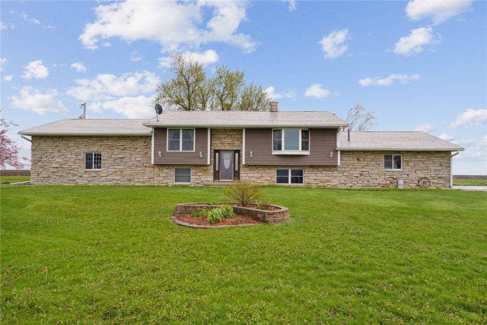 1150 110th Street, Olin, IA 52320 - ERA