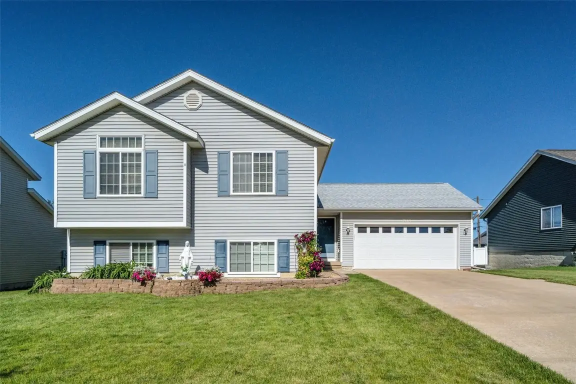 2020 25th Street Sw, Cedar Rapids, IA 52404 - Image #1