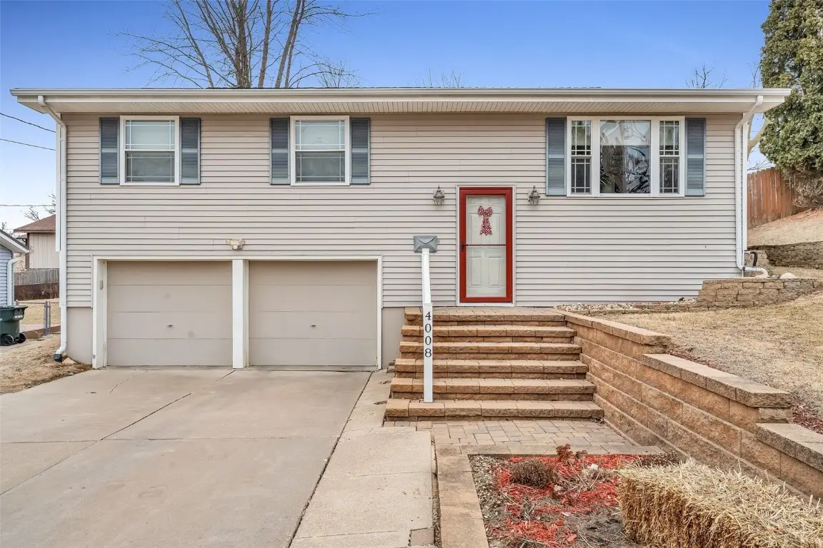 4008 14th Avenue Se, Cedar Rapids, IA 52403 - #1