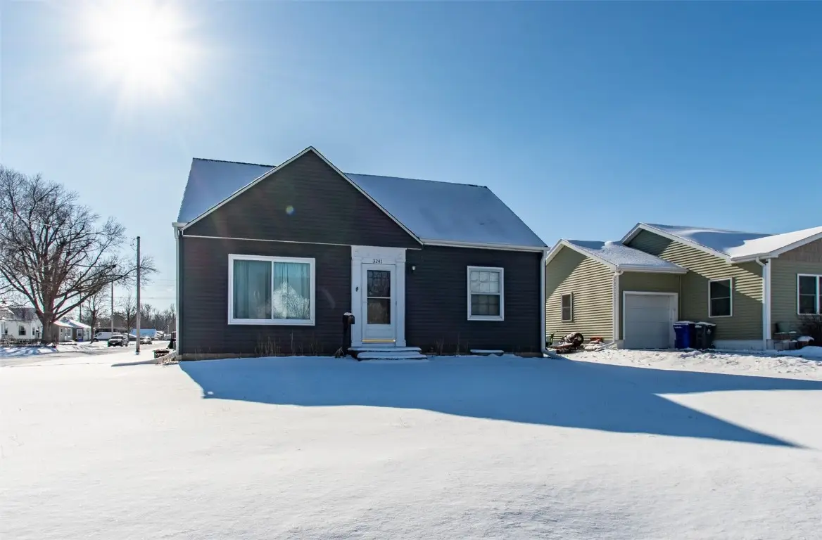 3241 Dalewood Ave Se, Cedar Rapids, IA 52403 - #1