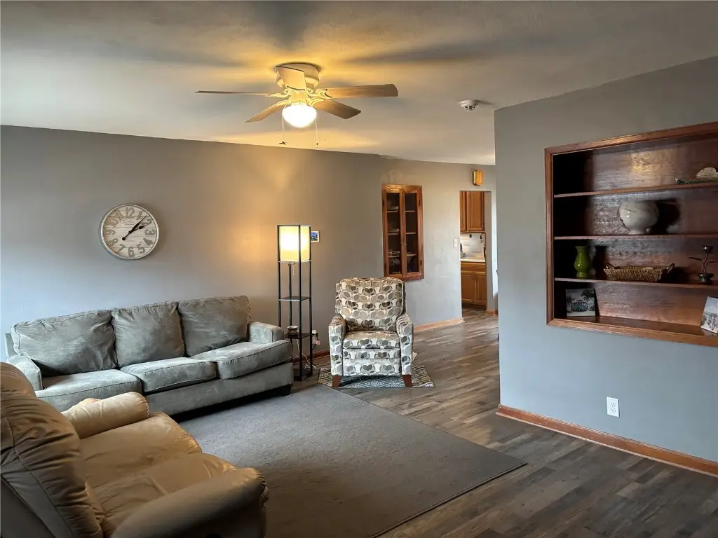 1160 11th St, Marion, IA 52302 - #1