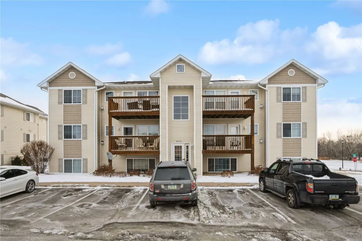 6715 Creekside Drive Ne #12, Cedar Rapids, IA 52402 - #1