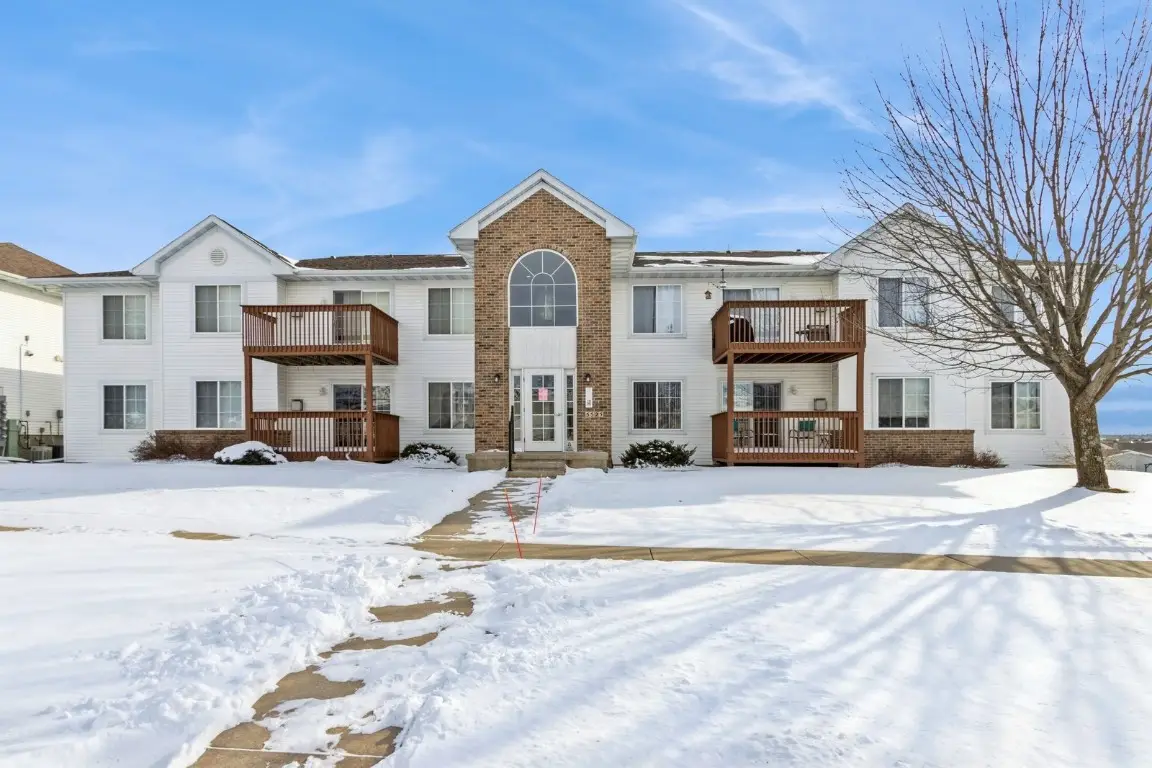 5525 Kacena Avenue #3, Marion, IA 52302 - #1