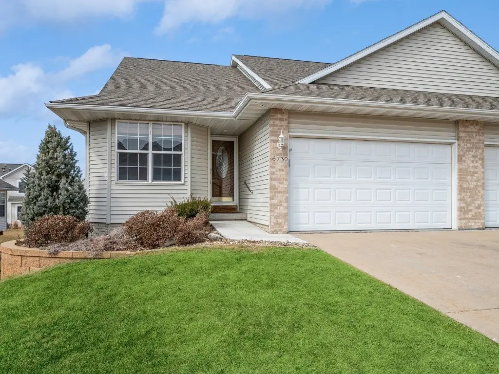 6730 Waterview Drive Sw, Cedar Rapids, IA 52404 - #1