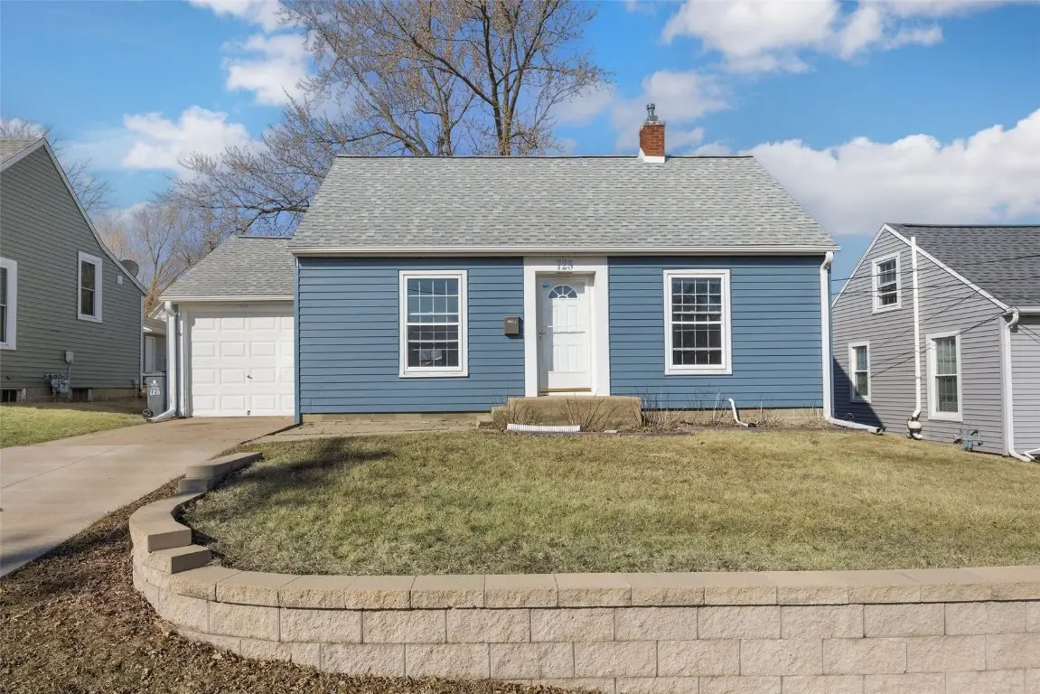 725 Memorial Drive Se, Cedar Rapids, IA 52403 - #1