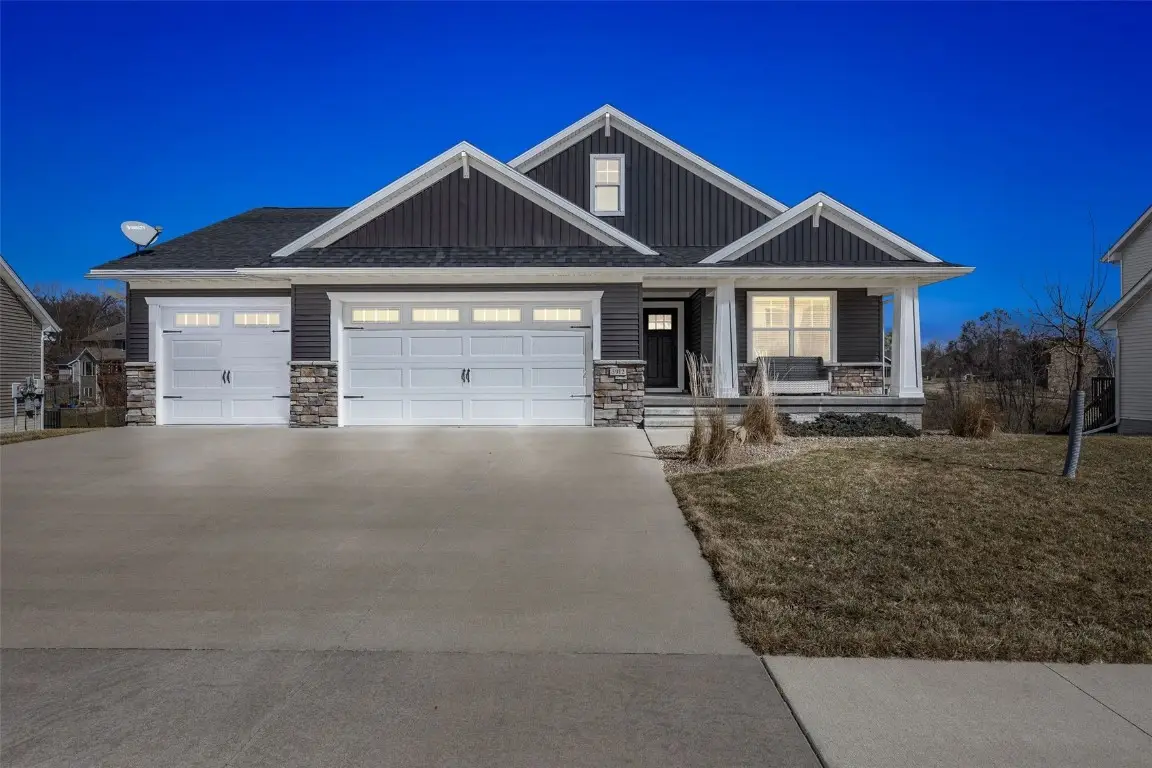 3912 Oak Ridge Drive Se, Cedar Rapids, IA 52403 - #1