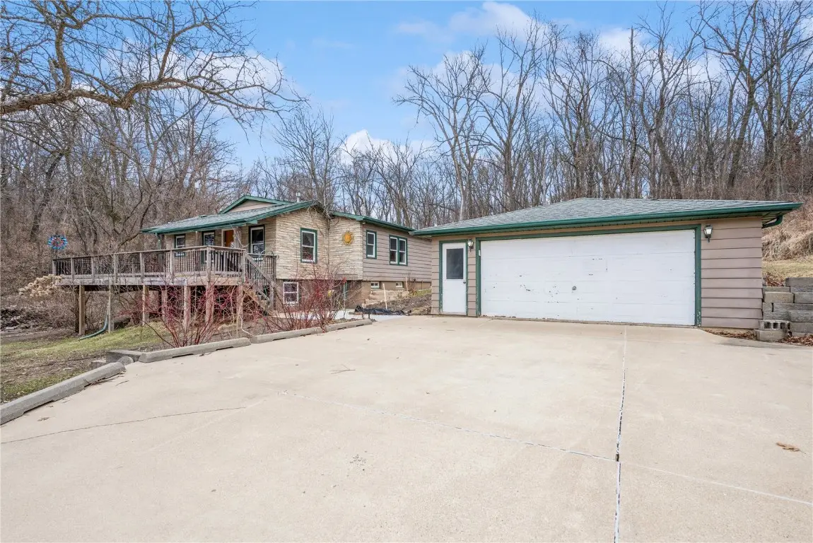 4981 Valley Farm Road, Central City, IA 52214 - #1