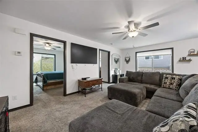 4326 Banar Avenue Sw, Cedar Rapids, IA 52404 - Image #2