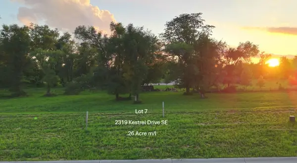 2319 Kestrel Drive Se, Cedar Rapids, IA 52403