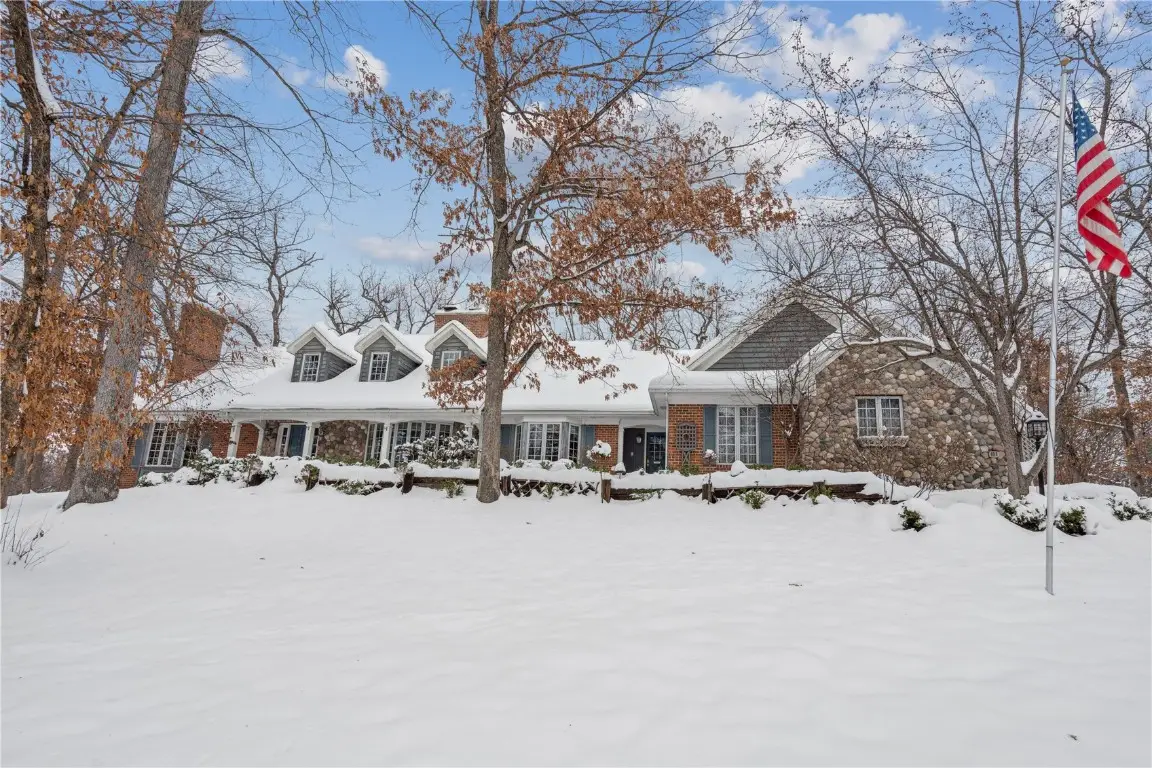 606 Beaver Hollow Ct Se, Cedar Rapids, IA 52403 - Image #1
