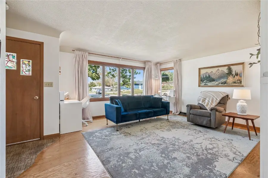 2601 Teresa Dr Sw, Cedar Rapids, IA 52404 - Image #3